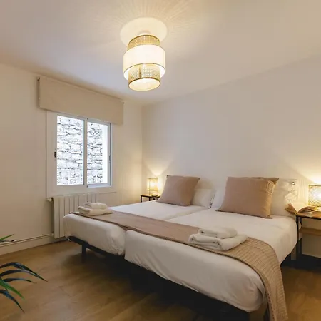 Bravissimo La Merce, Heart Of The Barri Vell * Girona